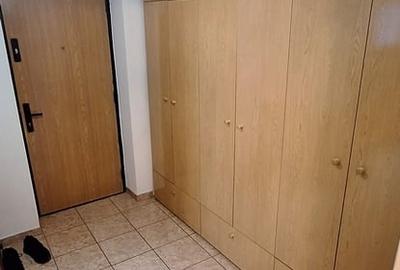 Apartament semidecomandat în Colentina