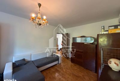 Apartament cu 2 camere decomandat în Aradului