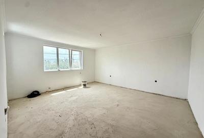Casă cu 5 camere cu Teren 590 Mp în Becicherecu Mic