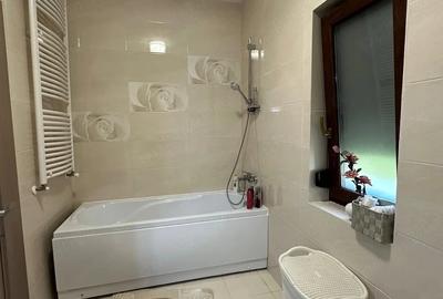 Apartament cu 3 camere decomandat în Central - 3