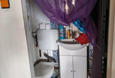 Apartament cu 3 camere semidecomandat în Exterior Vest