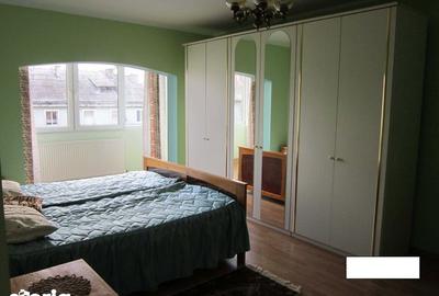 Apartament cu 3 camere în Central - 1