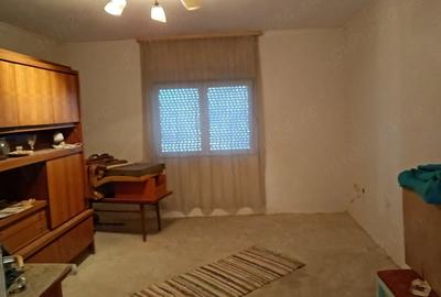 Casă cu 1 camere cu Teren 1079 Mp în Tirol