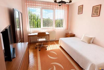Apartament cu 3 camere decomandat în Central