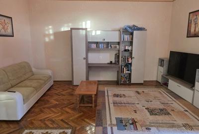 Apartament cu 3 camere nedecomandat în Boul Roșu - 2