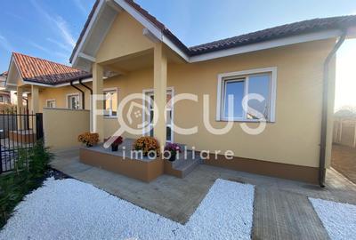 Duplex cu 3 camere cu Canalizare în Utvin - 1
