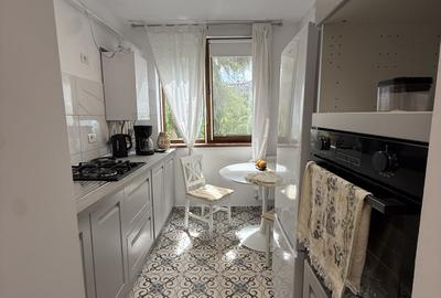 Apartament cu 3 camere semidecomandat, mobilat în Țiglina 1