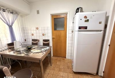 Apartament cu 4 camere decomandat în Centrul Civic