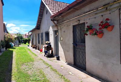 Casă cu 4 camere în Central - 1