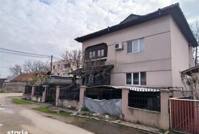 Casă cu 4 camere cu Canalizare în Central