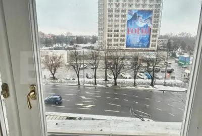 Apartament cu 5 camere semidecomandat în Central