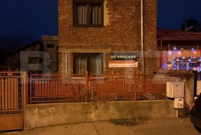 Casă cu 6 camere cu Teren 208 Mp în Central