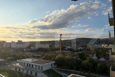 Apartament cu 3 camere semidecomandat în Semicentral