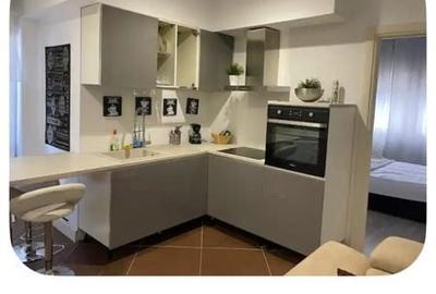 Apartament cu 3 camere semidecomandat în P-ța Universității