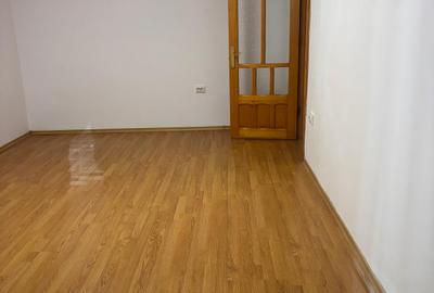 Apartament cu 3 camere decomandat în Viziru 3 - 5