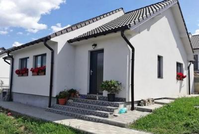 Casă individuală cu 3 camere cu Teren 500 Mp în Nord-Est - 1