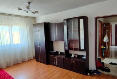 Apartament cu 3 camere decomandat în Inel II