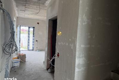 Casă cu 4 camere cu Teren 250 Mp în Central