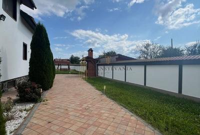 Casă cu 4 camere în Central