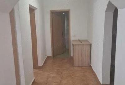 Casă cu 4 camere cu Teren 200 Mp în Central - 4