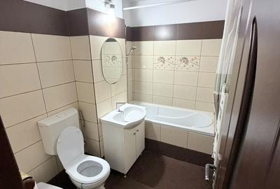 Apartament cu 2 camere semidecomandat în Mioriței