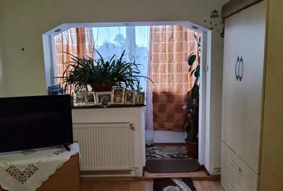Apartament cu 2 camere decomandat, mobilat în Răcădău