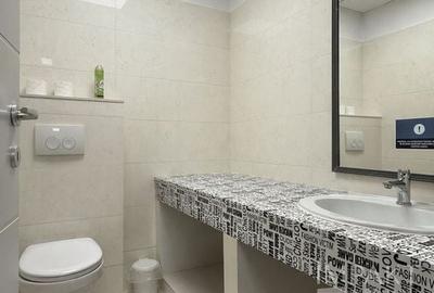 Spațiu comercial, de 215 mp, în Central - 7