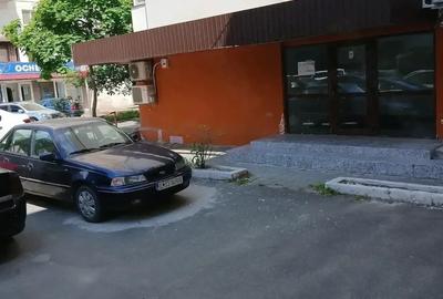 Spațiu comercial, de 29 mp, în Central - 3