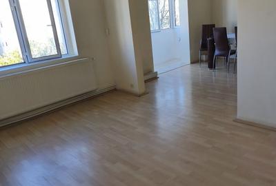 Apartament cu 4 camere semidecomandat în Lacu - 11