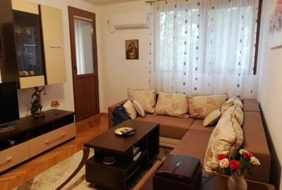 Apartament cu 4 camere semidecomandat în Titan