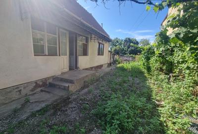 Casă individuală cu 3 camere cu Teren 700 Mp în Central