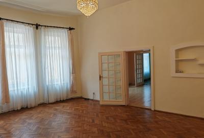 Apartament cu 3 camere nedecomandat în Centrul Istoric - 1