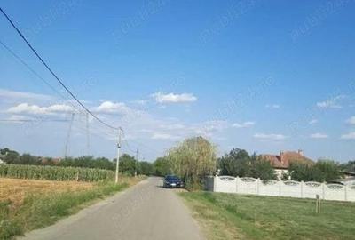 Teren de 2600 mp, în Central