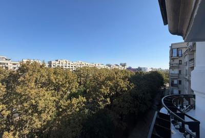 Apartament cu 4 camere semidecomandat în Unirii