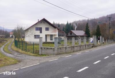 Casă cu 5 camere cu Teren 2688 Mp în Remeți - 2