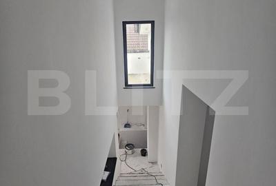 Casă cu 4 camere cu Teren 400 Mp în Podari - 9