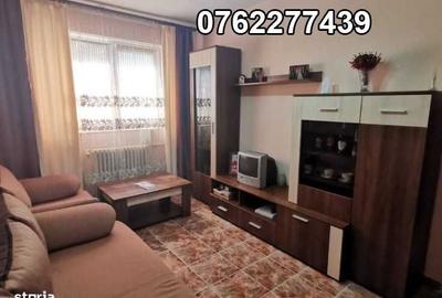 Apartament cu 3 camere decomandat în Central - 1