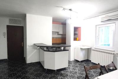 Apartament cu 2 camere semidecomandat în Decebal
