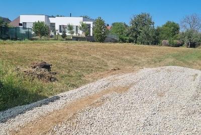 Teren Construcții intravilan de 1410 mp, în Păulești
