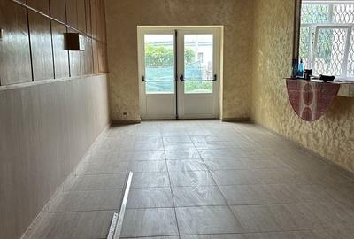 Spațiu comercial, de 300 mp, în Central - 2