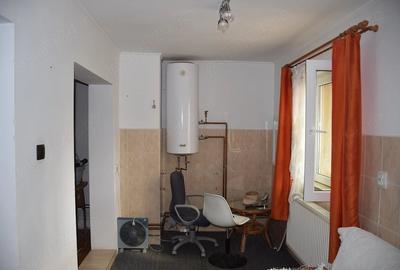 Casă cu 4 camere cu Teren 337 Mp în Central