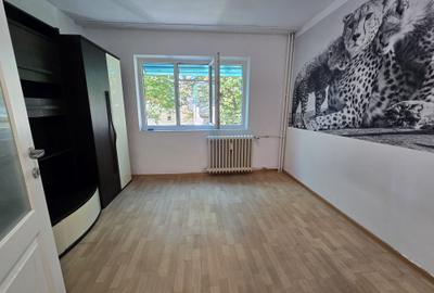 Garsonieră semidecomandată în Podu Roș