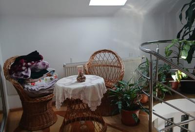 Apartament cu 3 camere decomandat, mobilat în Florești - 12