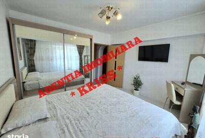 Apartament cu 3 camere decomandat în Craiovei - 9