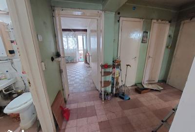 Apartament cu 4 camere decomandat în Aleea Trandafirilor - 3