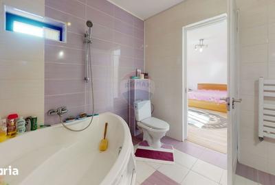 Casă cu 5 camere cu Teren 495 Mp în Tărtășești - 2