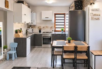 Apartament cu 3 camere decomandat, mobilat în Lazaret