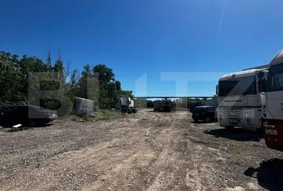 Teren de 9030 mp, în Central - 5