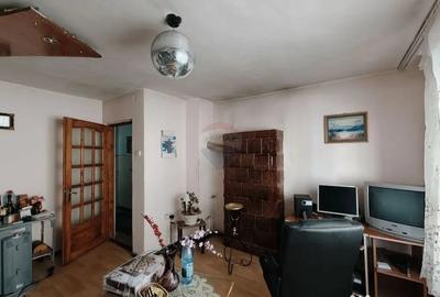 Casă cu 4 camere cu Teren 400 Mp în Central
