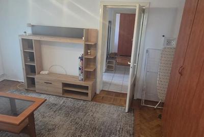 Apartament cu 3 camere semidecomandat în Central - 9